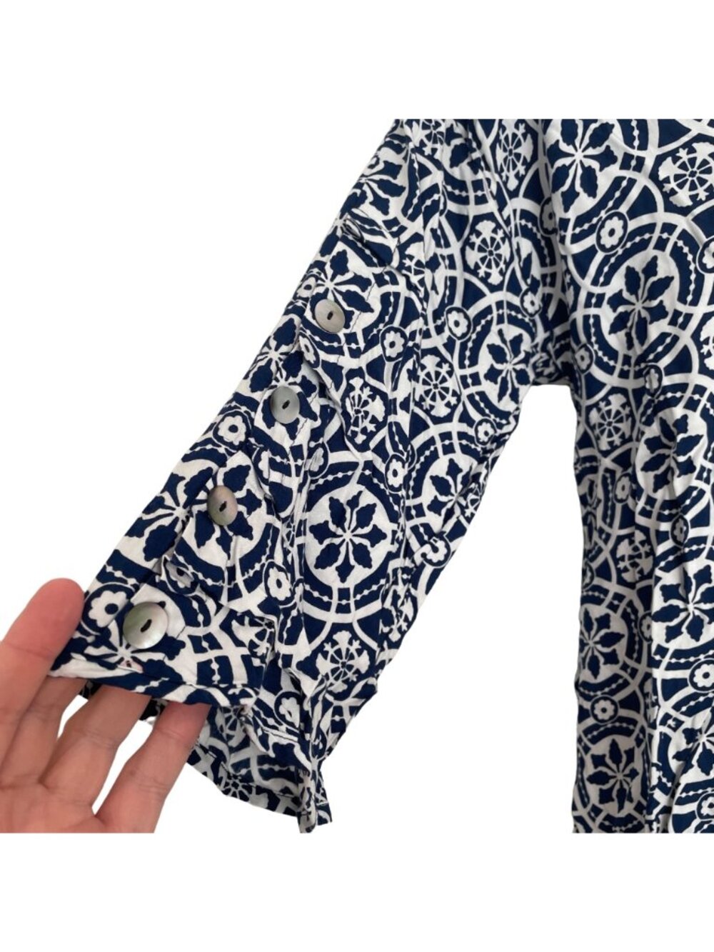 Escapada Printed Top Womens Navy Blue White 1/2 Sleeve V Neck Blouse Size M - Picture 5 of 9